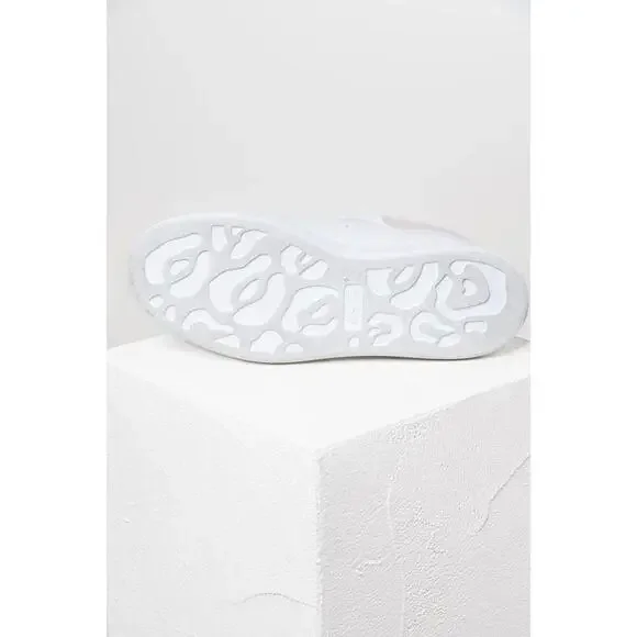 Alexander McQueen White and Cream Chunky Sneaker - Picture 6 of 7